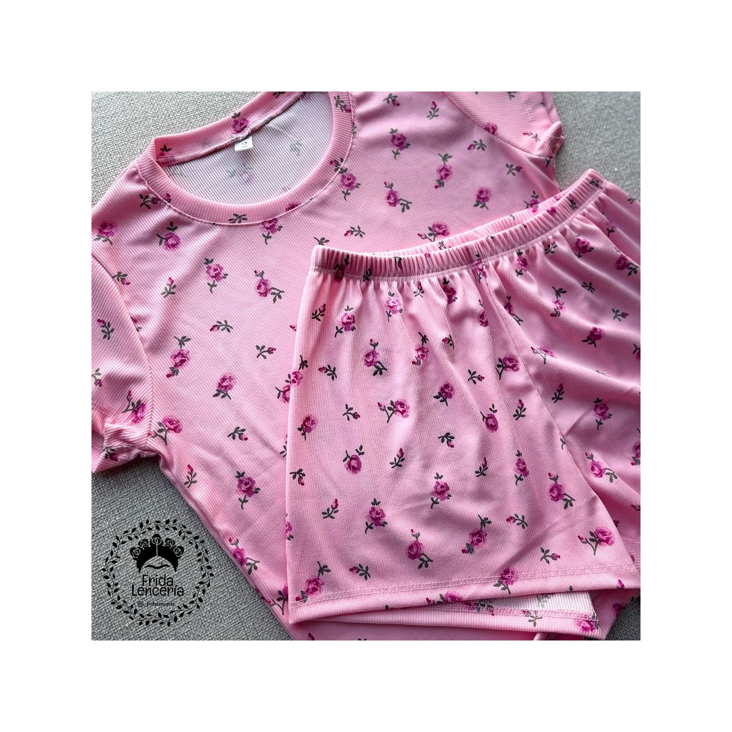 Pijama rosa estampado
