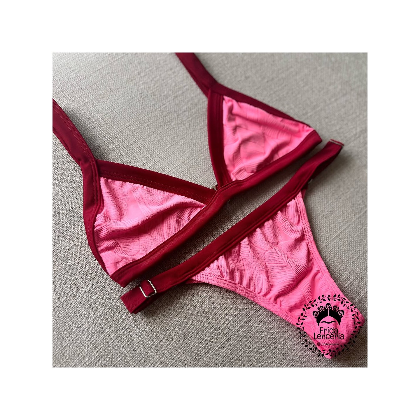 Bikini triángulo rosa
