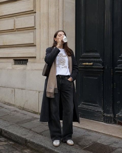 Blazer y pantalón oscuro