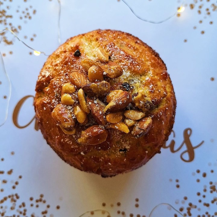 Pan dulce con cajú y chocolate