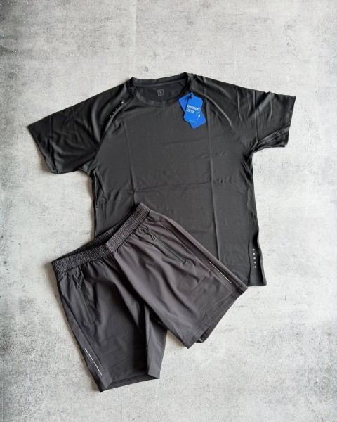 Conjunto deportivo de remera y short
