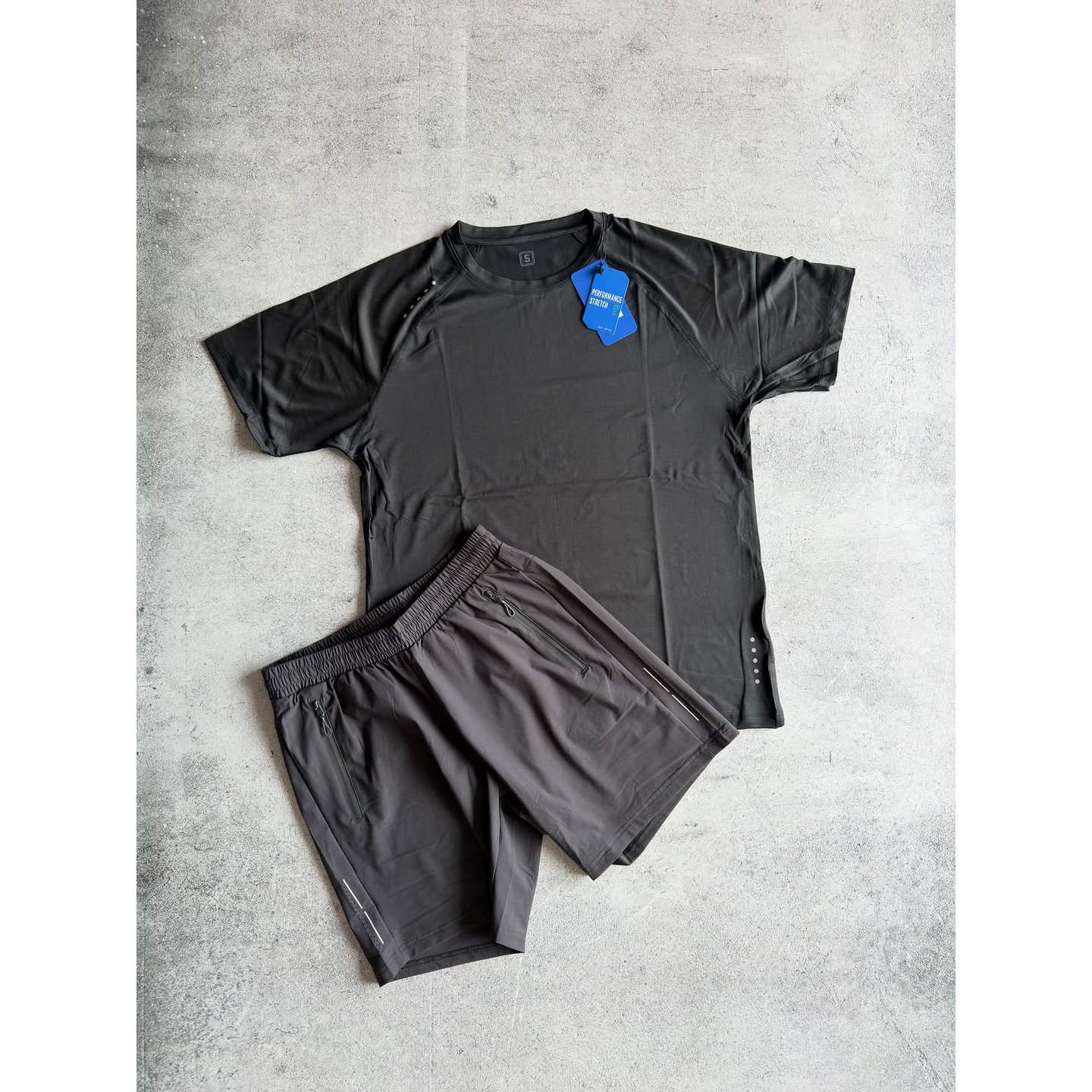 Conjunto deportivo de remera y short