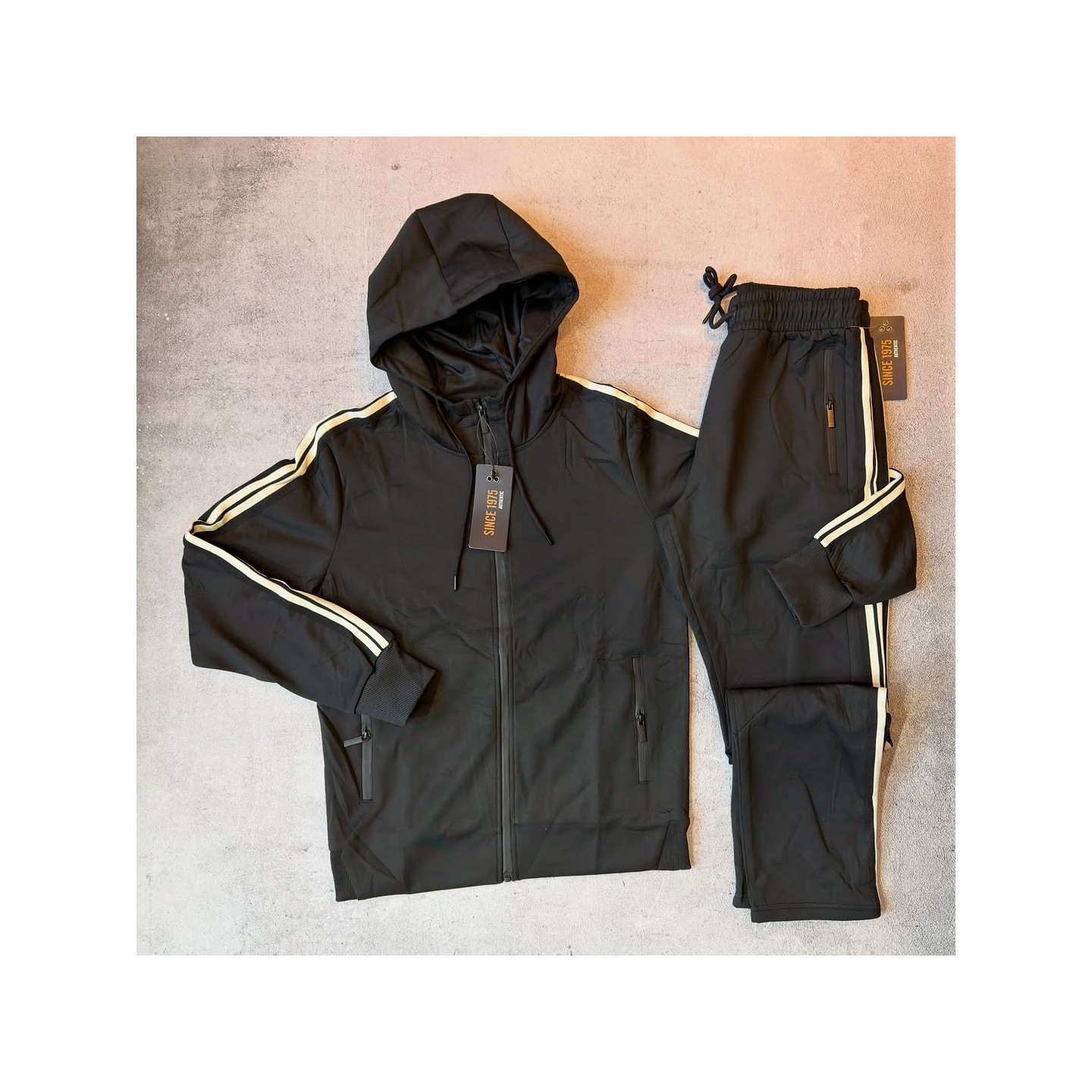 Conjunto deportivo de tela rústica