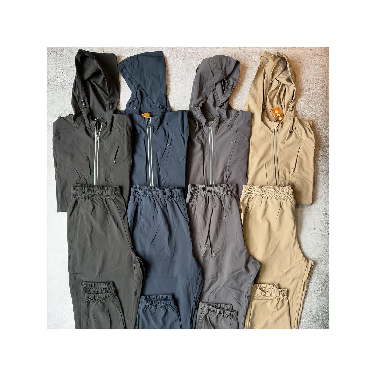 Conjunto deportivo rompevientos