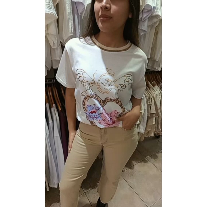 Pantalón gabardina elastizado, remera con rib combinado angel