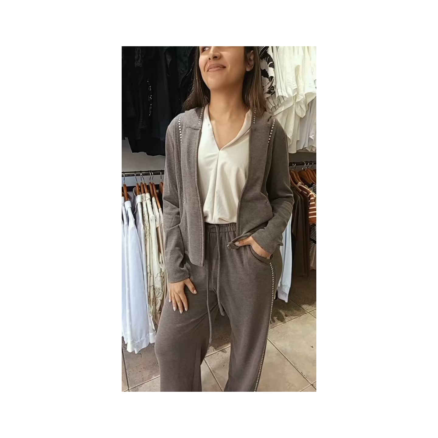 Conjunto pantalón y campera en darlon liviano