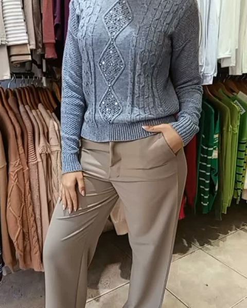 Sweaters bremer con piedritas y lentejuelas, pantalón sastrero